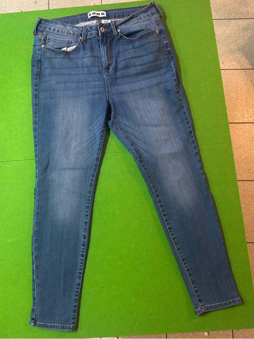 S.O.N.G. High Rise Skinny Jeans Size 15 / 32 Medium Wash Stretch Denim